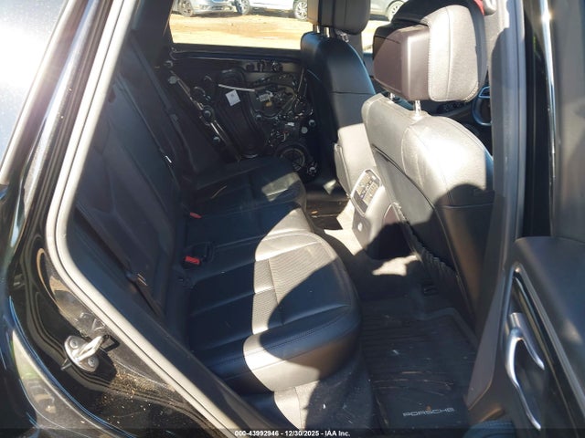 2018 PORSCHE MACAN WP1AA2A55JLB02237 Photo 7