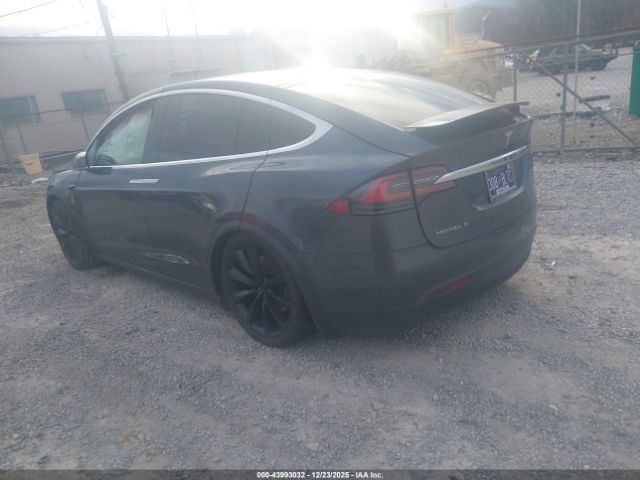2018 TESLA MODEL X 5YJXCBE25JF139300 Photo 2