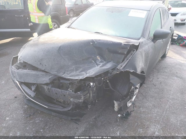 3MZBM1T72GM311929 Mazda MAZDA3
