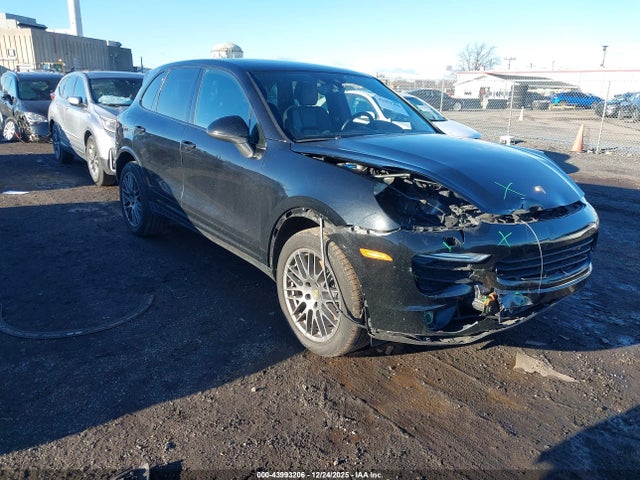 2017 PORSCHE CAYENNE WP1AA2A21HKA84177