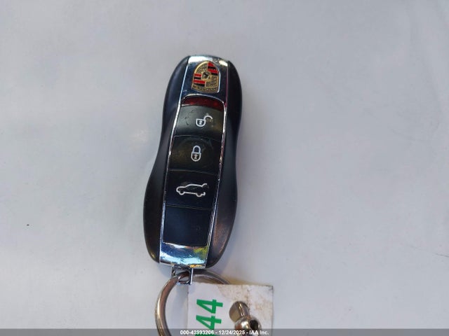 2017 PORSCHE CAYENNE WP1AA2A21HKA84177 Photo 10