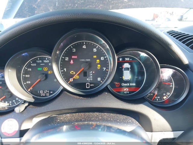 2017 PORSCHE CAYENNE WP1AA2A21HKA84177 Photo 6