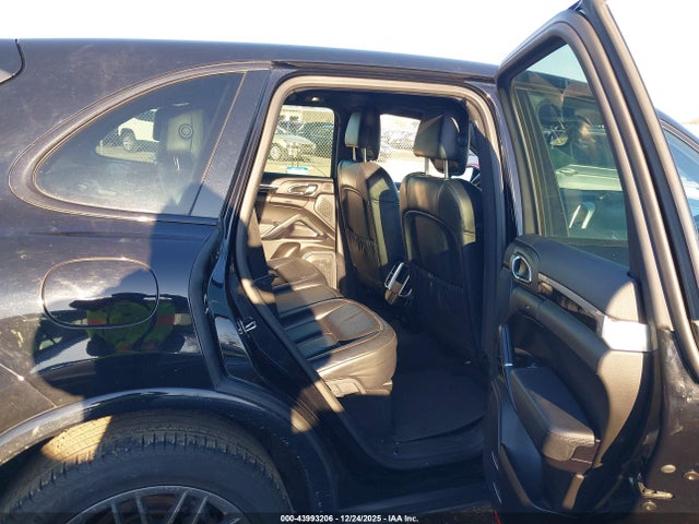 2017 PORSCHE CAYENNE WP1AA2A21HKA84177 Photo 7