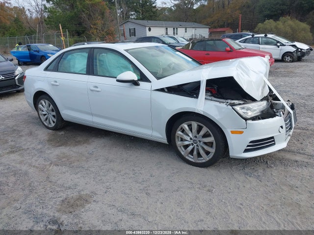 2017 AUDI A4 WAUANAF4XHN065875 Photo 0