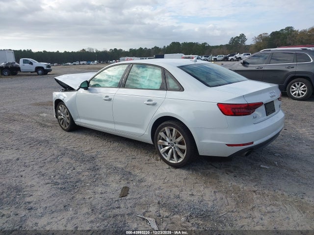 2017 AUDI A4 WAUANAF4XHN065875 Photo 2