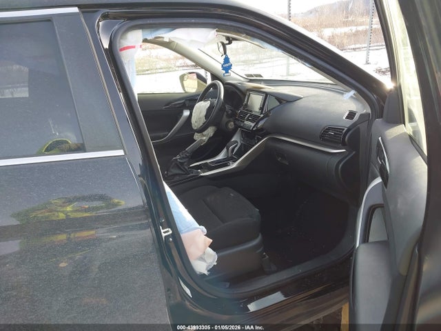 2024 MITSUBISHI ECLIPSE CROSS JA4ATUAA8RZ046625 Photo 4