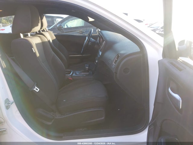 Продажа на аукционе авто 2015 Dodge Charger Sxt, vin: 2C3CDXJG7FH760148, номер лота: 43993350