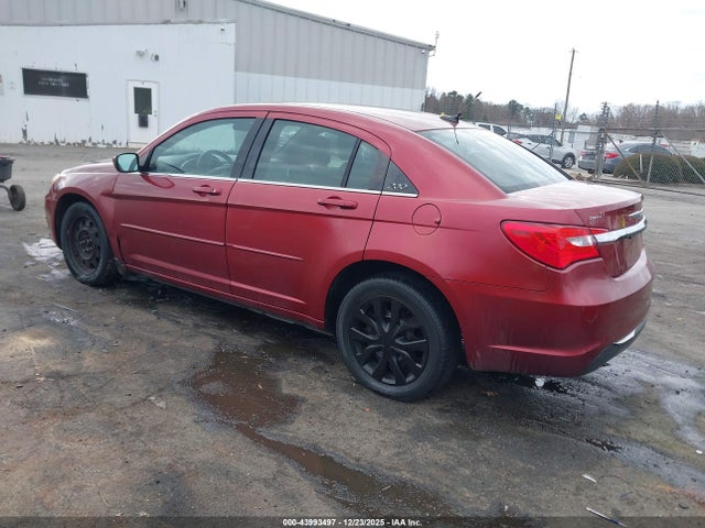 2013 CHRYSLER 200 1C3CCBAB8DN635450 Photo 2