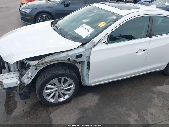 Aukcja sprzedaży 2018 Acura Ilx Premium Package/technology Plus Package, vin: 19UDE2F73JA005502, numer aukcji: 43993551