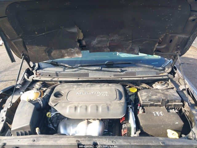 43993587 :رقم المزاد ، 1C3CCCAB1FN552094 vin ، 2015 Chrysler 200 Limited مزاد بيع