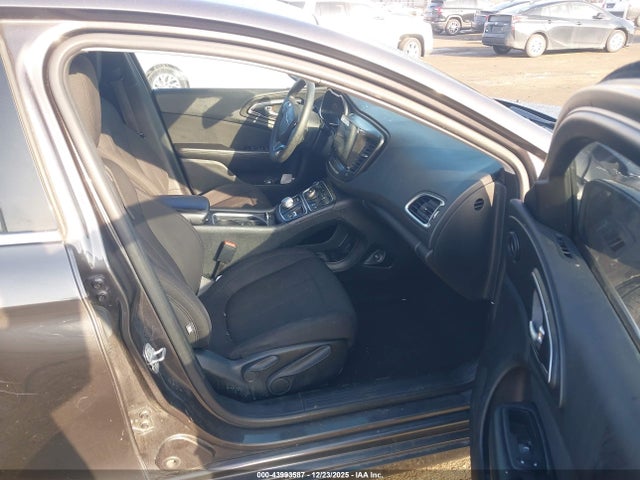 43993587 :رقم المزاد ، 1C3CCCAB1FN552094 vin ، 2015 Chrysler 200 Limited مزاد بيع