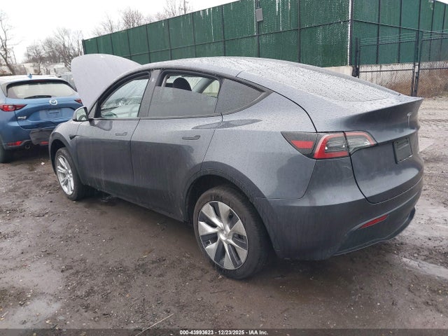 2023 TESLA MODEL Y 7SAYGDEEXPF692714 Photo 2