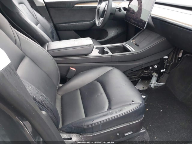 2023 TESLA MODEL Y 7SAYGDEEXPF692714 Photo 4