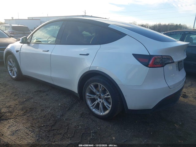 Продажа на аукционе авто 2021 Tesla Model Y Long Range Dual Motor All-wheel Drive, vin: 5YJYGDEE1MF095069, номер лота: 43993645