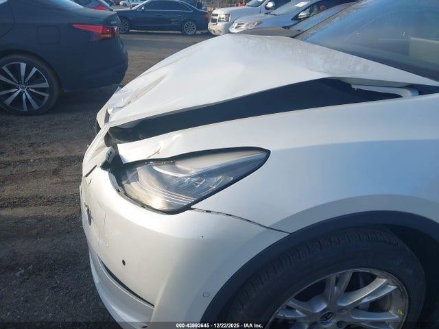 Продажа на аукционе авто 2021 Tesla Model Y Long Range Dual Motor All-wheel Drive, vin: 5YJYGDEE1MF095069, номер лота: 43993645