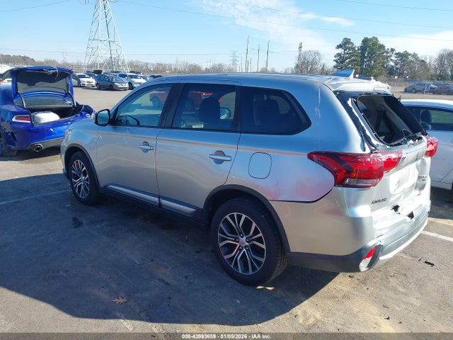 2018 MITSUBISHI OUTLANDER JA4AD3A37JJ002210 Photo 2
