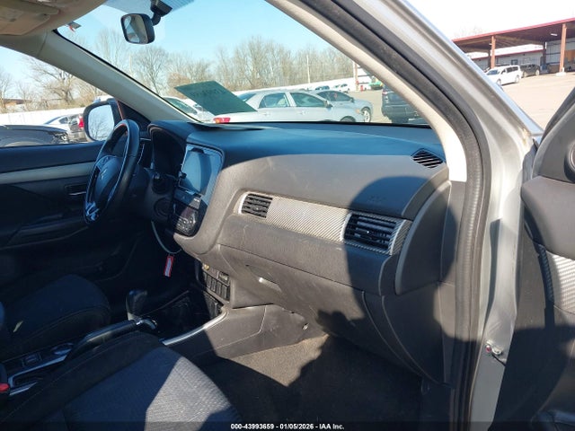 2018 MITSUBISHI OUTLANDER JA4AD3A37JJ002210 Photo 4