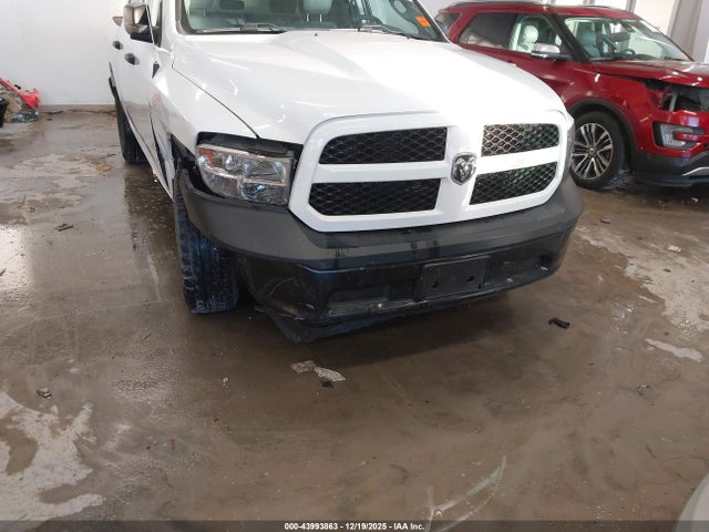 Продаж на аукціоні авто 2019 Ram 1500 Classic Tradesman  4x4 5'7 Box, vin: 3C6RR7KG6KG723096, номер лоту: 43993863