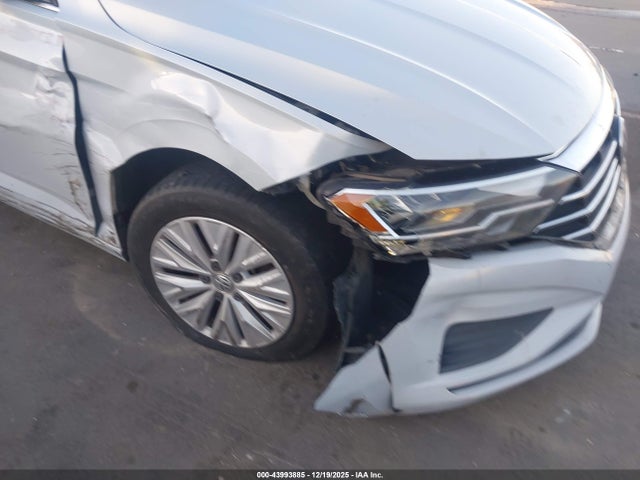 43993885 :رقم المزاد ، 3VWC57BU2KM131905 vin ، 2019 Volkswagen Jetta 1.4t R-line/1.4t S/1.4t Se مزاد بيع