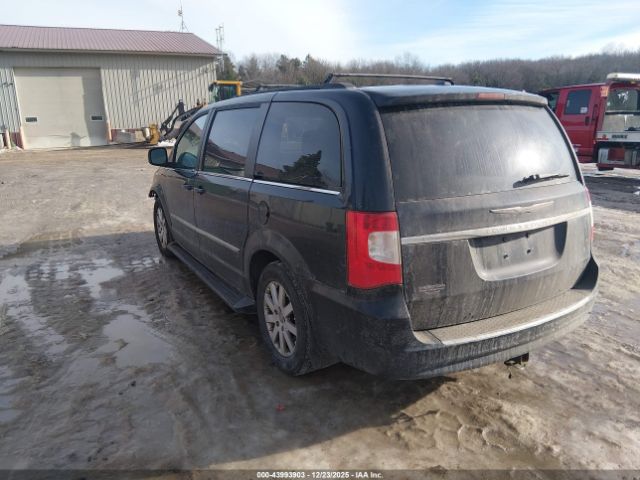 2011 CHRYSLER TOWN & COUNTRY 2A4RR8DG0BR668063 Photo 2