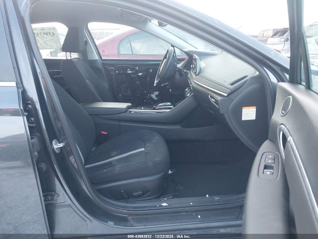 2023 HYUNDAI SONATA HYBRID KMHL34JJ2PA066360 Photo 4