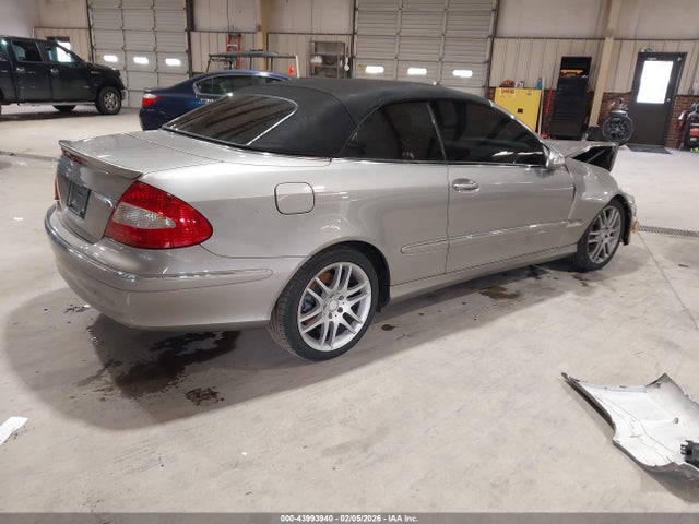 2008 MERCEDES-BENZ CLK 350 WDBTK56F28F252596 Photo 3