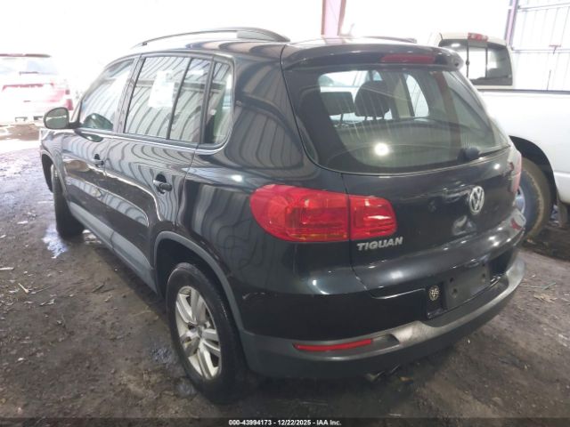 2016 VOLKSWAGEN TIGUAN WVGBV7AX5GW013862 Photo 2
