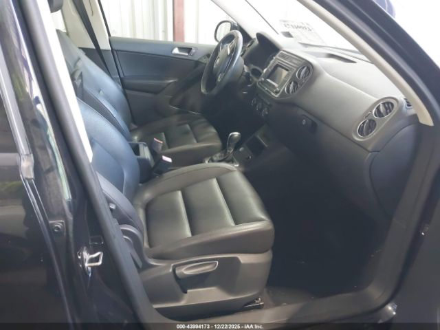 2016 VOLKSWAGEN TIGUAN WVGBV7AX5GW013862 Photo 4
