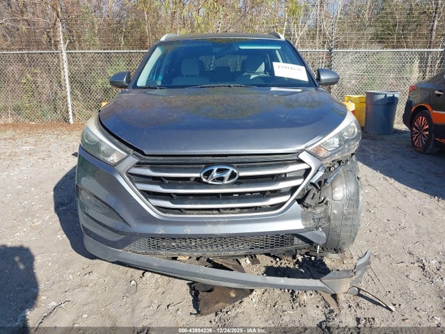 KM8J33A48JU671274 Hyundai TUCSON SEL