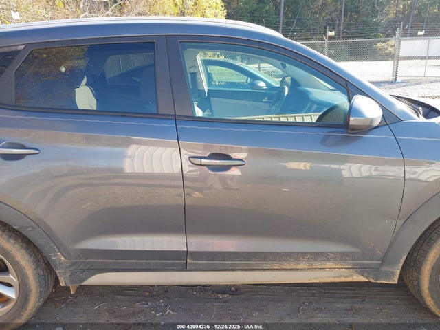 KM8J33A48JU671274 Hyundai TUCSON SEL