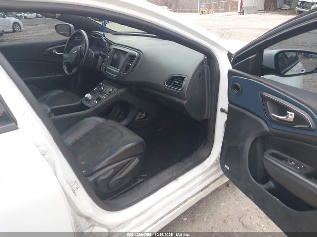 Продажа на аукционе авто 2015 Chrysler 200 S, vin: 1C3CCCBBXFN539312, номер лота: 43994259