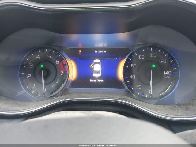 Продажа на аукционе авто 2015 Chrysler 200 S, vin: 1C3CCCBBXFN539312, номер лота: 43994259