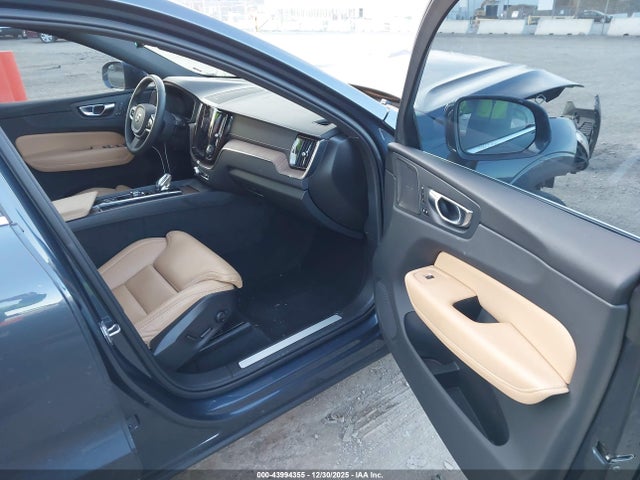 YV4L12DL5N1906427 Volvo Xc60 B5 Inscription