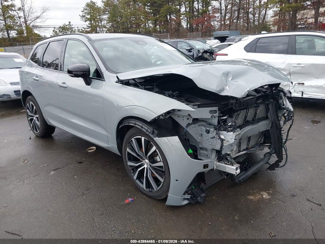 2025 Volvo Xc60 B5 Plus მანქანა იყიდება აუქციონზე, vin: YV4M12RC3S1121154, აუქციონის ნომერი: 43994465