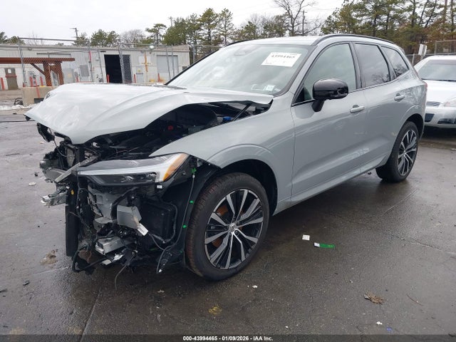 2025 Volvo Xc60 B5 Plus მანქანა იყიდება აუქციონზე, vin: YV4M12RC3S1121154, აუქციონის ნომერი: 43994465