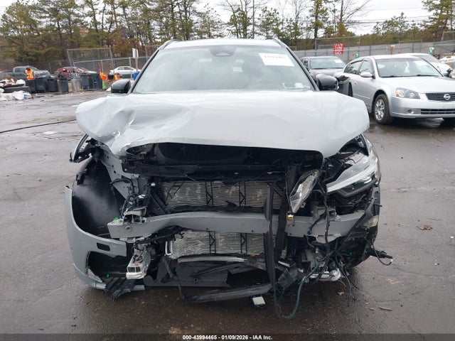 2025 Volvo Xc60 B5 Plus მანქანა იყიდება აუქციონზე, vin: YV4M12RC3S1121154, აუქციონის ნომერი: 43994465