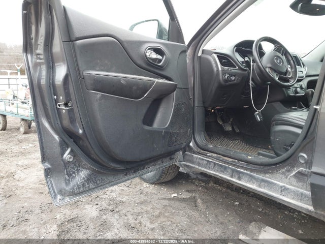 Jeep Cherokee Latitude Plus 4x4 2019 1C4PJMLX0KD289663 Image 17