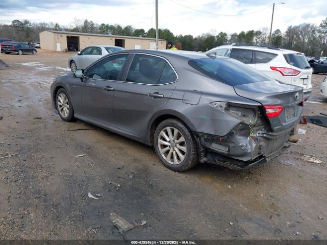 2019 TOYOTA CAMRY 4T1B11HK4KU210092 Photo 2
