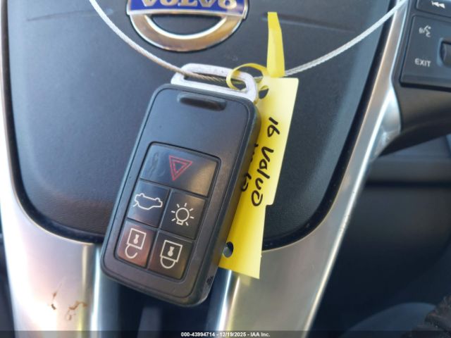 2016 VOLVO XC60 YV449MRM8G2879408 Photo 10