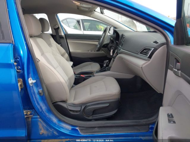 2018 HYUNDAI ELANTRA 5NPD74LF4JH398564 Photo 4