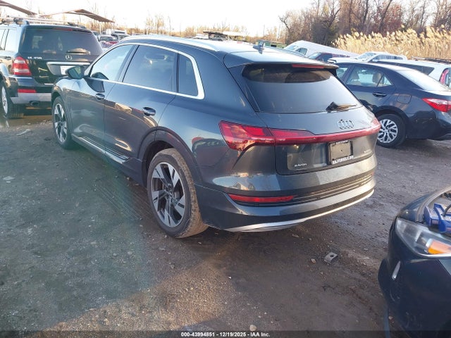 2021 AUDI E-TRON WA1AAAGE0MB020567 Photo 2