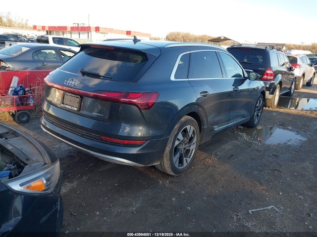 2021 AUDI E-TRON WA1AAAGE0MB020567 Photo 3