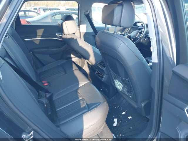 2021 AUDI E-TRON WA1AAAGE0MB020567 Photo 7