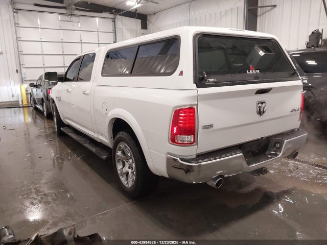 2017 RAM 1500 1C6RR7VT5HS627101 Photo 2