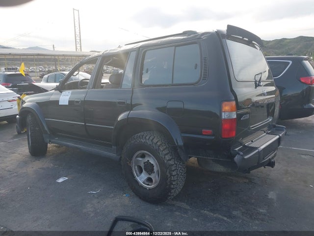 1997 TOYOTA LAND CRUISER JT3HJ85J8V0156332 Photo 2