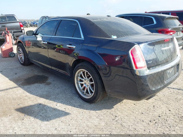 2011 CHRYSLER 300C 2C3CK6CT3BH518817 Photo 2