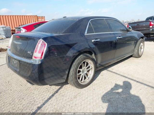 2011 CHRYSLER 300C 2C3CK6CT3BH518817 Photo 3
