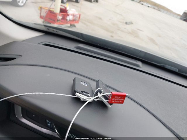 2016 VOLVO XC60 YV4902RM2G2813151 Photo 10