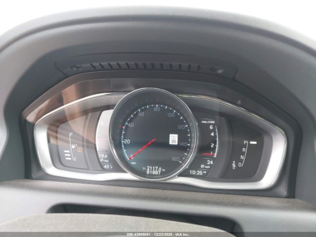 2016 VOLVO XC60 YV4902RM2G2813151 Photo 6