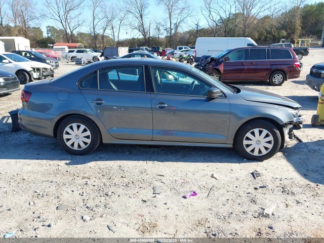3VW267AJ8GM416924 Volkswagen Jetta 1.4t S